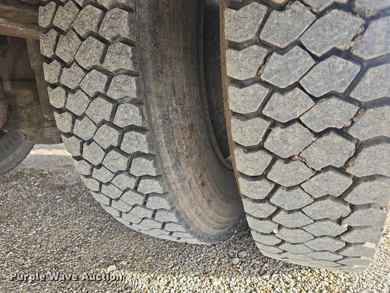 image for item DO7740 1999 Freightliner  FS65 bus