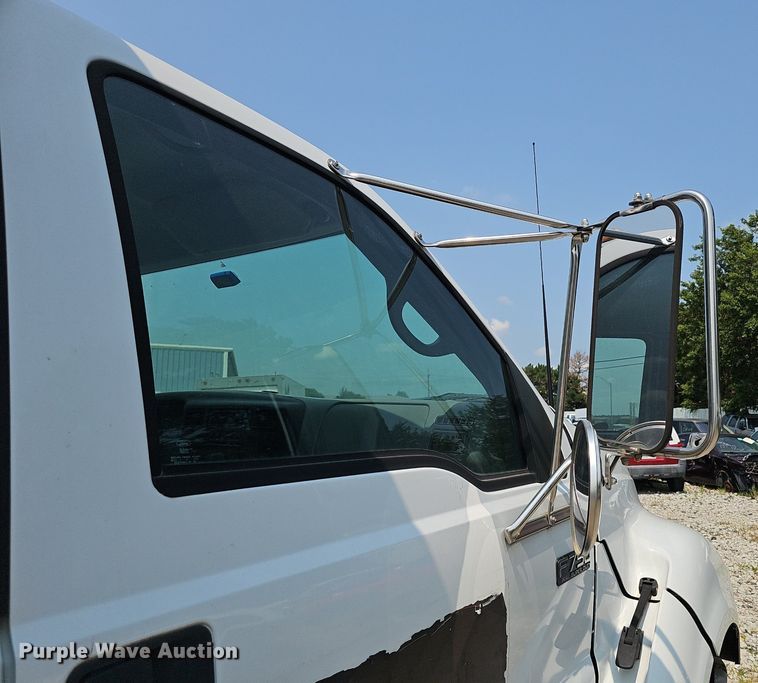 image for item DP6595 2005 Ford F750 Super Duty XL box truck