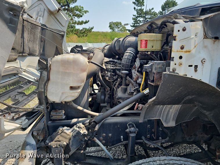 image for item DP6595 2005 Ford F750 Super Duty XL box truck