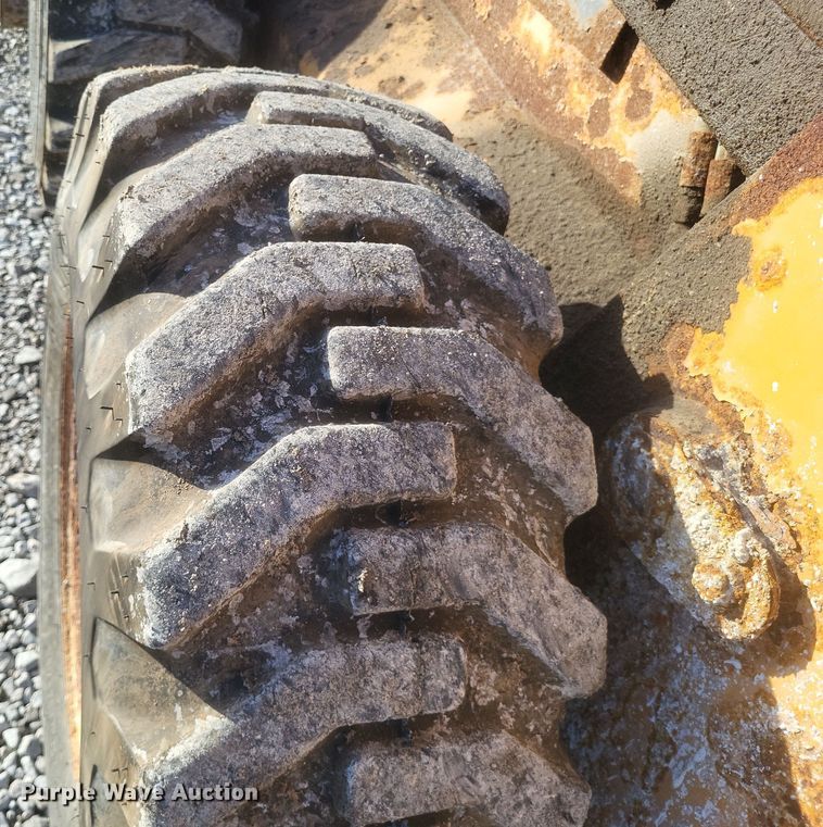 image for item DQ3862 Case 85XT skid steer loader