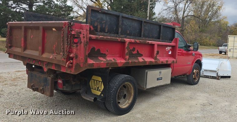 image for item DQ5288 2004 Ford F550 Super Duty XL dump truck