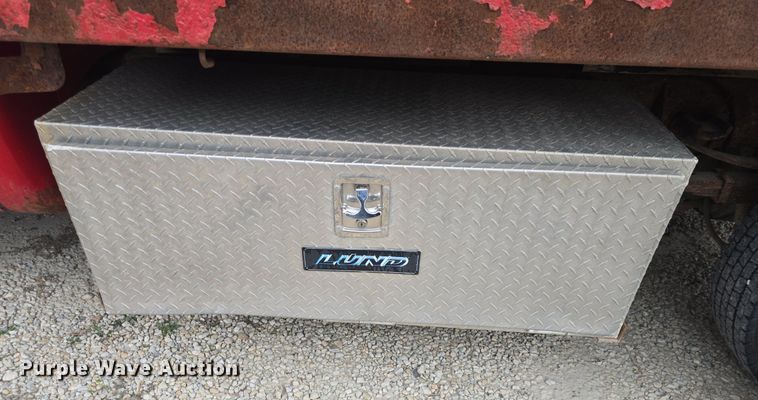 image for item DQ5288 2004 Ford F550 Super Duty XL dump truck