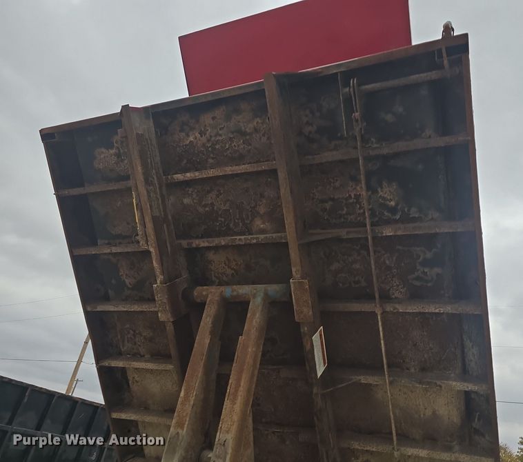 image for item DQ5288 2004 Ford F550 Super Duty XL dump truck