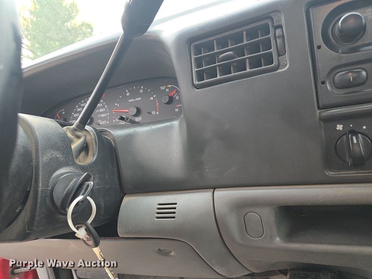 image for item DQ5288 2004 Ford F550 Super Duty XL dump truck