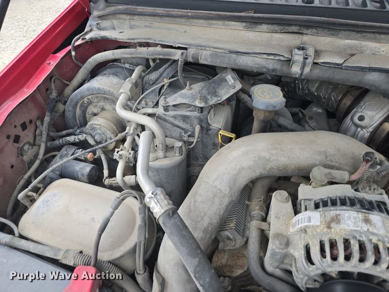 image for item DQ5288 2004 Ford F550 Super Duty XL dump truck