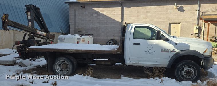 image for item DT7024 2014 Dodge Ram 4500HD flatbed truck