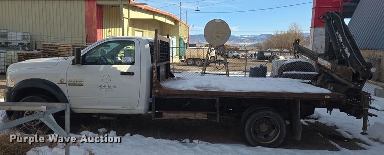 image for item DT7024 2014 Dodge Ram 4500HD flatbed truck