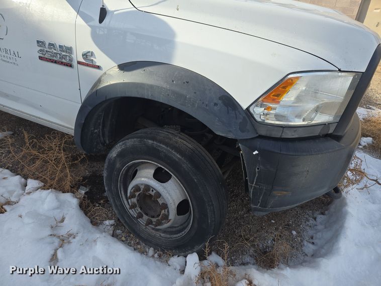 image for item DT7024 2014 Dodge Ram 4500HD flatbed truck