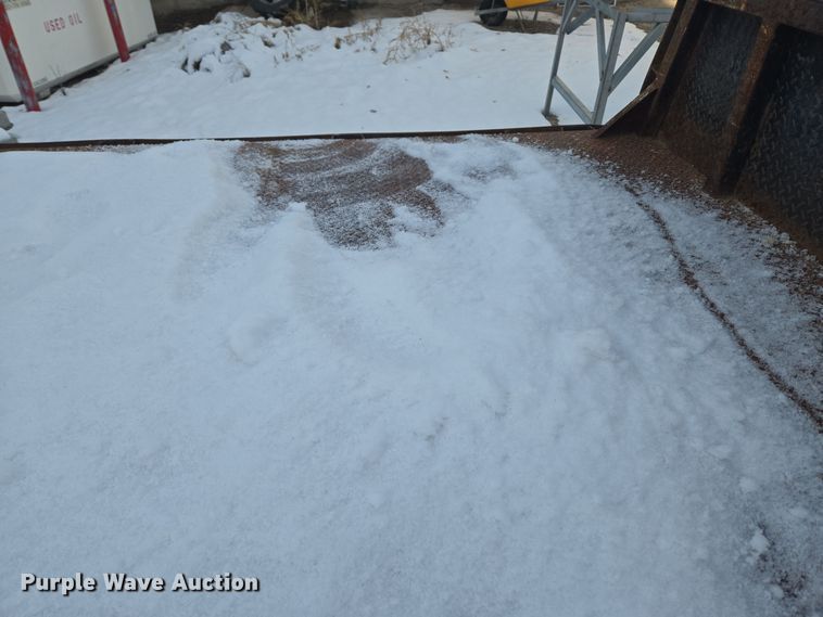 image for item DT7024 2014 Dodge Ram 4500HD flatbed truck