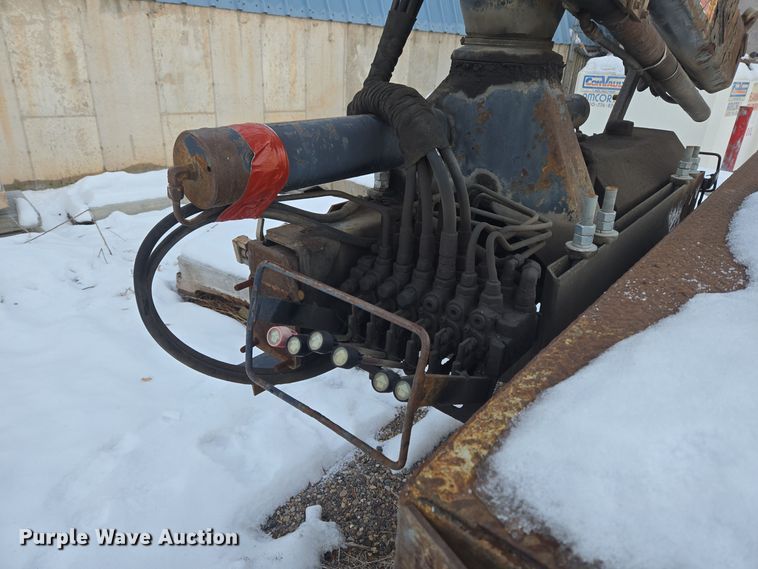 image for item DT7024 2014 Dodge Ram 4500HD flatbed truck