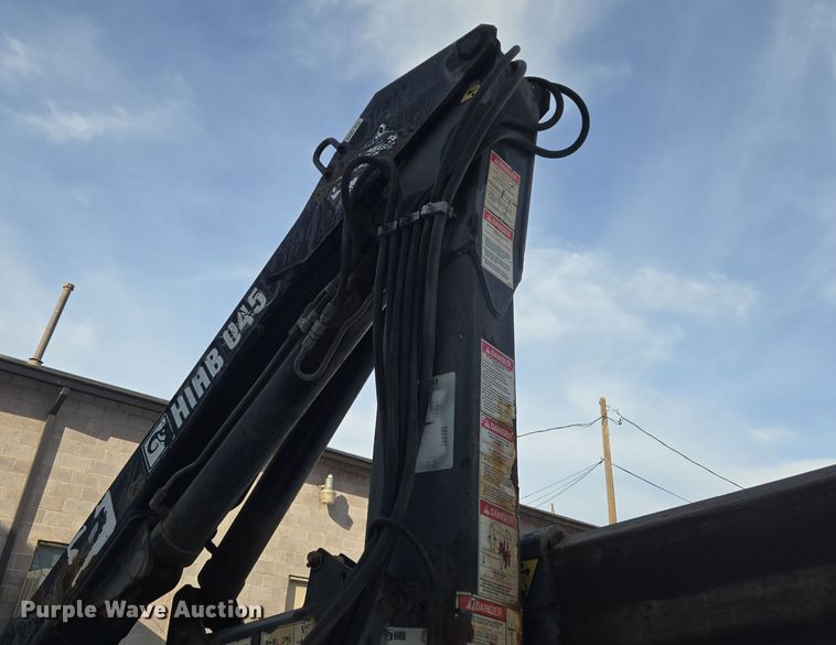 image for item DT7024 2014 Dodge Ram 4500HD flatbed truck