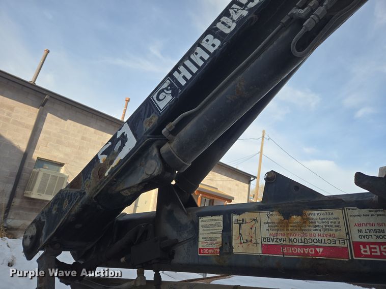 image for item DT7024 2014 Dodge Ram 4500HD flatbed truck