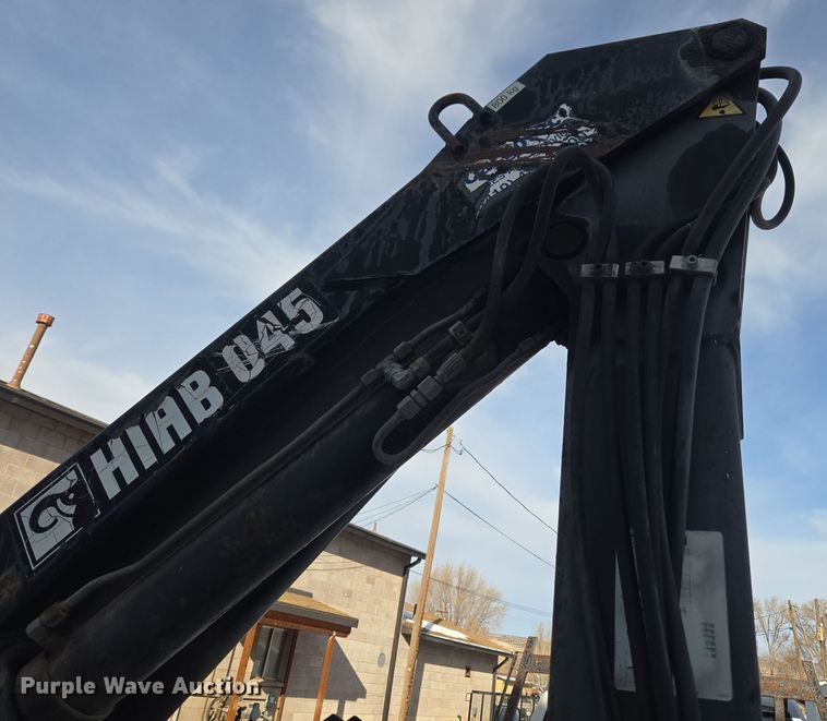 image for item DT7024 2014 Dodge Ram 4500HD flatbed truck