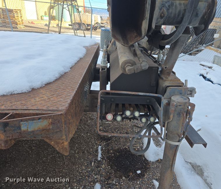 image for item DT7024 2014 Dodge Ram 4500HD flatbed truck