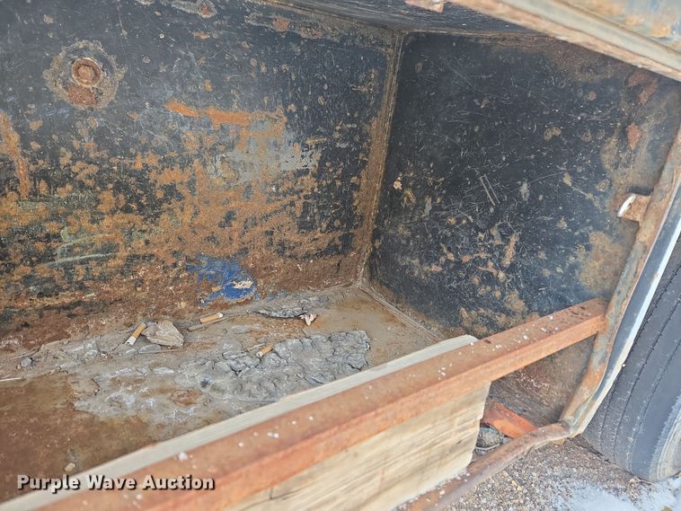 image for item DT7024 2014 Dodge Ram 4500HD flatbed truck