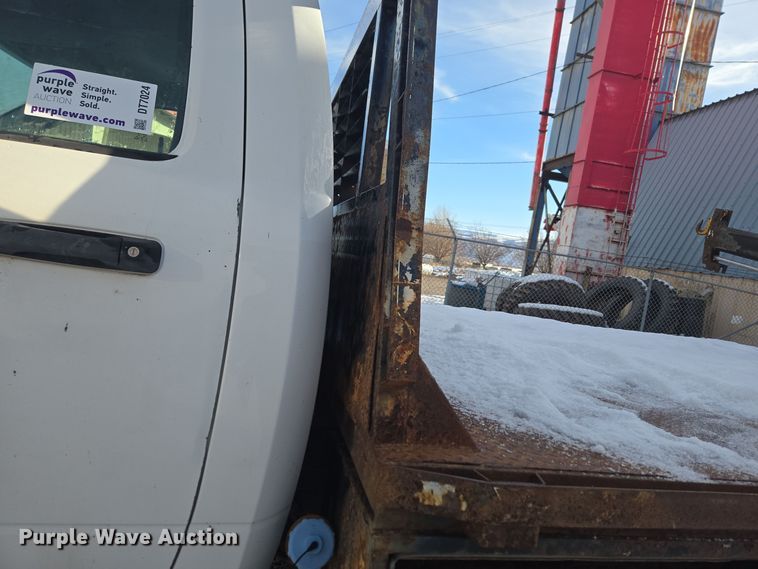 image for item DT7024 2014 Dodge Ram 4500HD flatbed truck