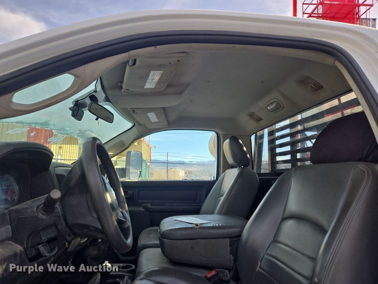 image for item DT7024 2014 Dodge Ram 4500HD flatbed truck