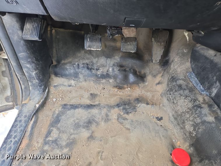 image for item DT7024 2014 Dodge Ram 4500HD flatbed truck