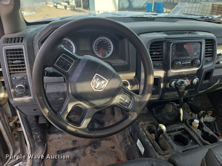 image for item DT7024 2014 Dodge Ram 4500HD flatbed truck