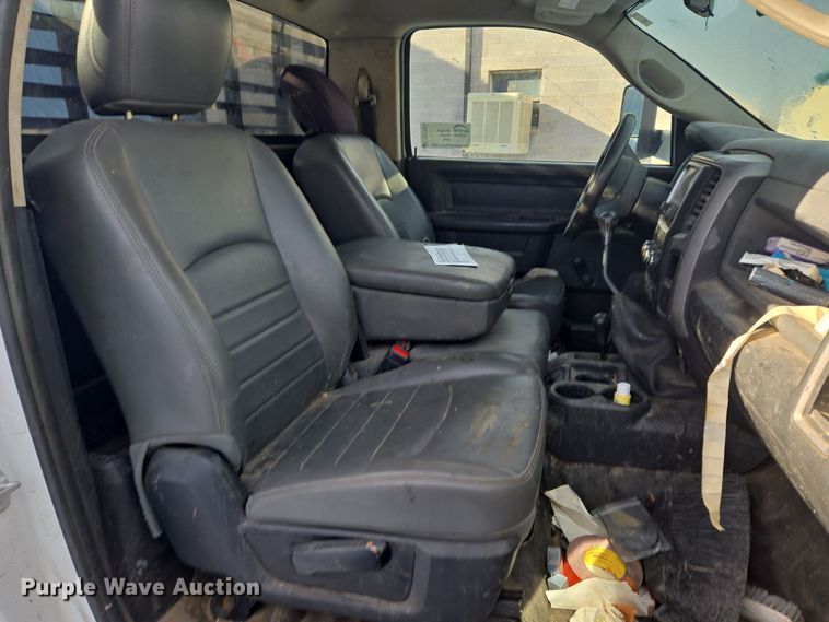 image for item DT7024 2014 Dodge Ram 4500HD flatbed truck