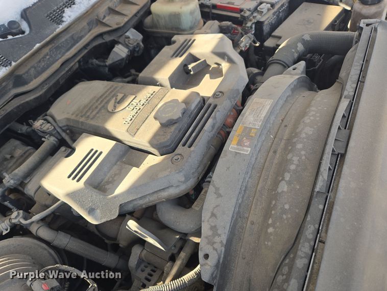 image for item DT7024 2014 Dodge Ram 4500HD flatbed truck