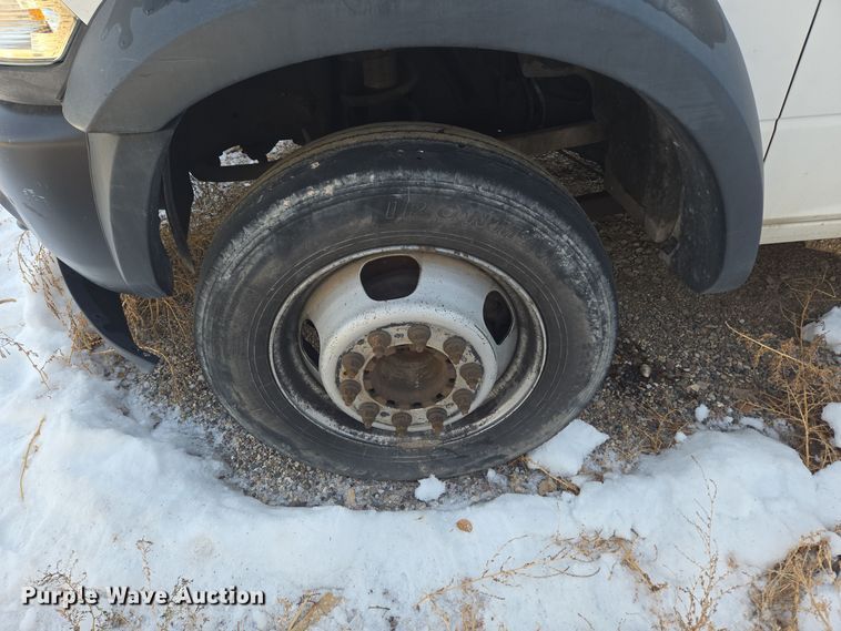 image for item DT7024 2014 Dodge Ram 4500HD flatbed truck