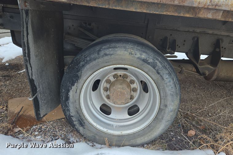 image for item DT7024 2014 Dodge Ram 4500HD flatbed truck