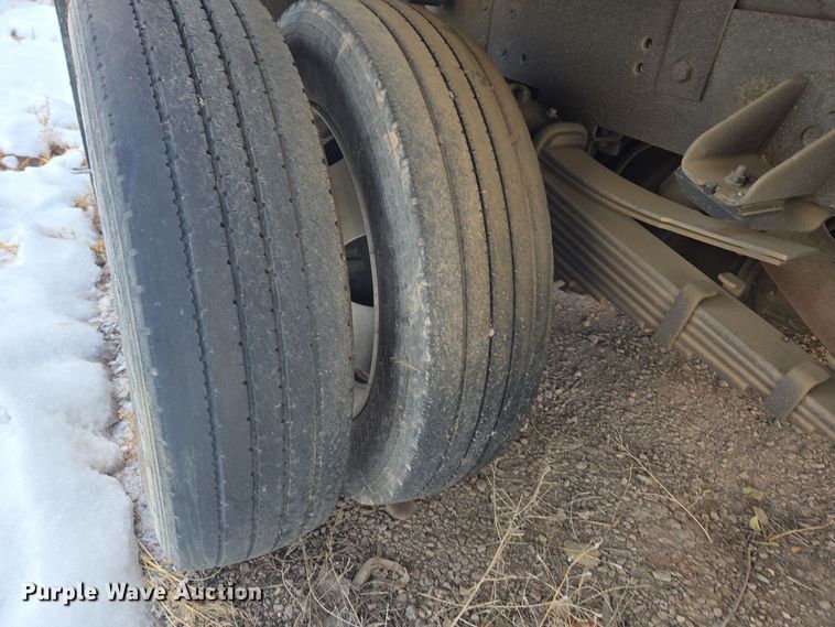 image for item DT7024 2014 Dodge Ram 4500HD flatbed truck