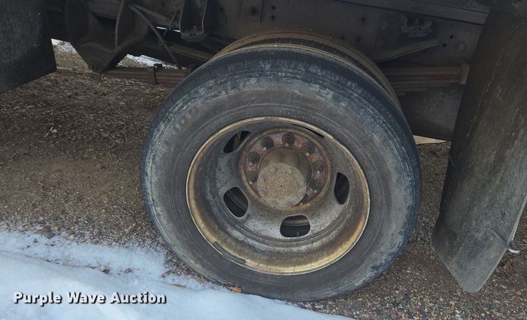 image for item DT7024 2014 Dodge Ram 4500HD flatbed truck