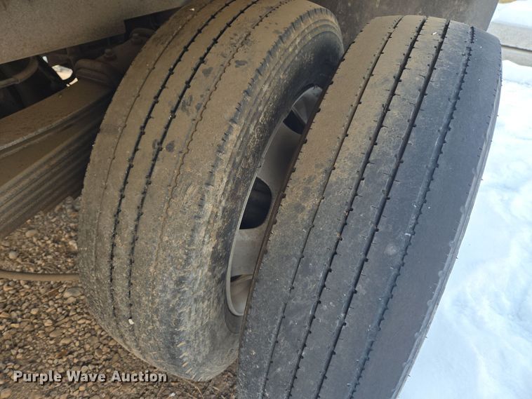 image for item DT7024 2014 Dodge Ram 4500HD flatbed truck