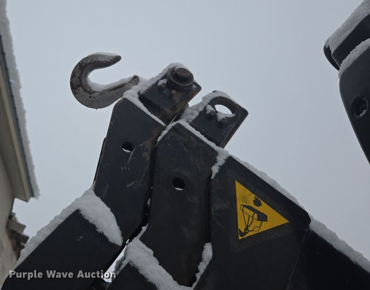 image for item DT7025 2012 Dodge Ram 4500HD flatbed truck