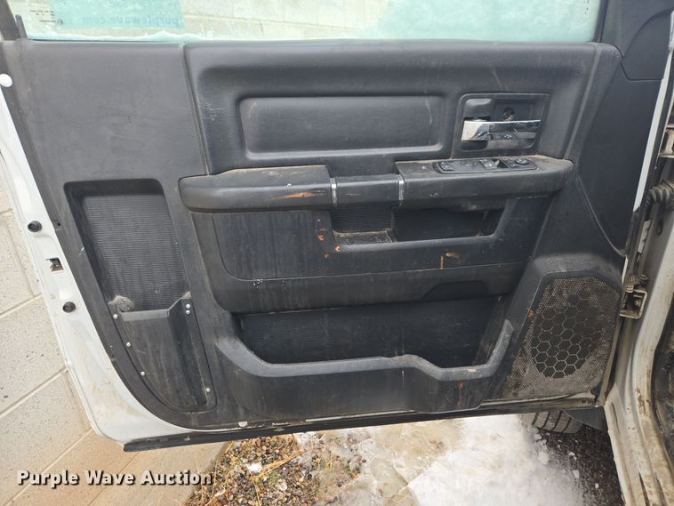 image for item DT7025 2012 Dodge Ram 4500HD flatbed truck