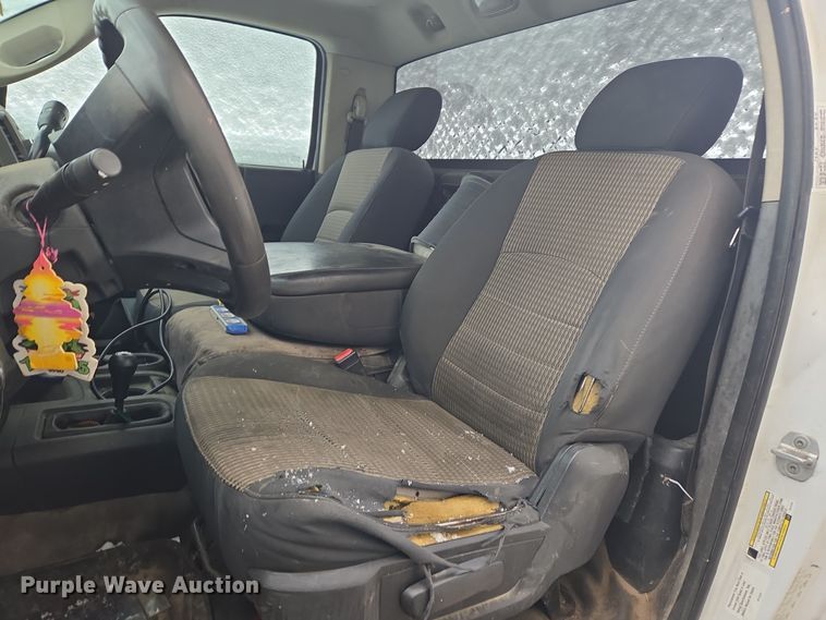 image for item DT7025 2012 Dodge Ram 4500HD flatbed truck