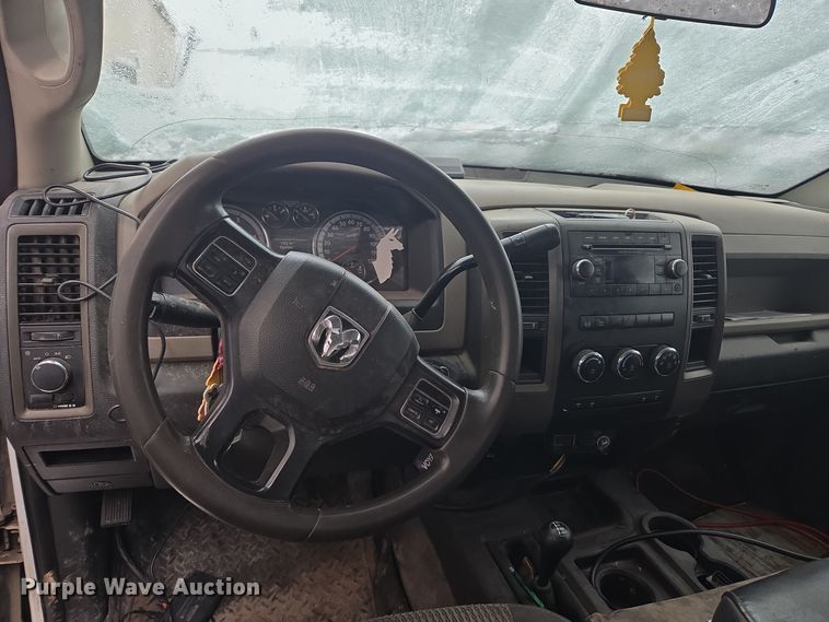 image for item DT7025 2012 Dodge Ram 4500HD flatbed truck