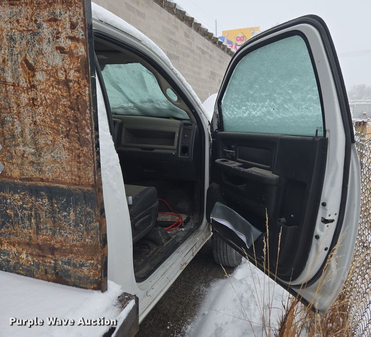 image for item DT7025 2012 Dodge Ram 4500HD flatbed truck