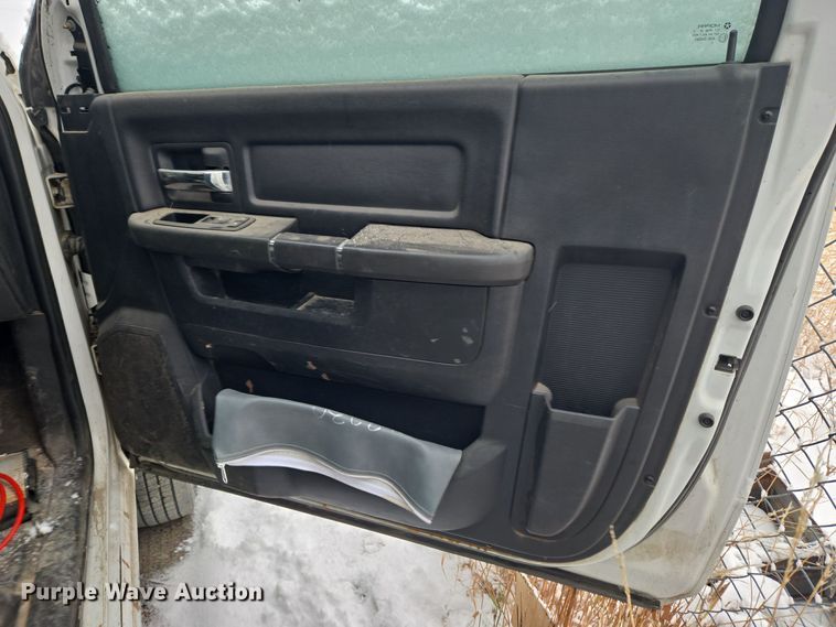 image for item DT7025 2012 Dodge Ram 4500HD flatbed truck