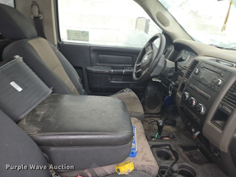 image for item DT7025 2012 Dodge Ram 4500HD flatbed truck