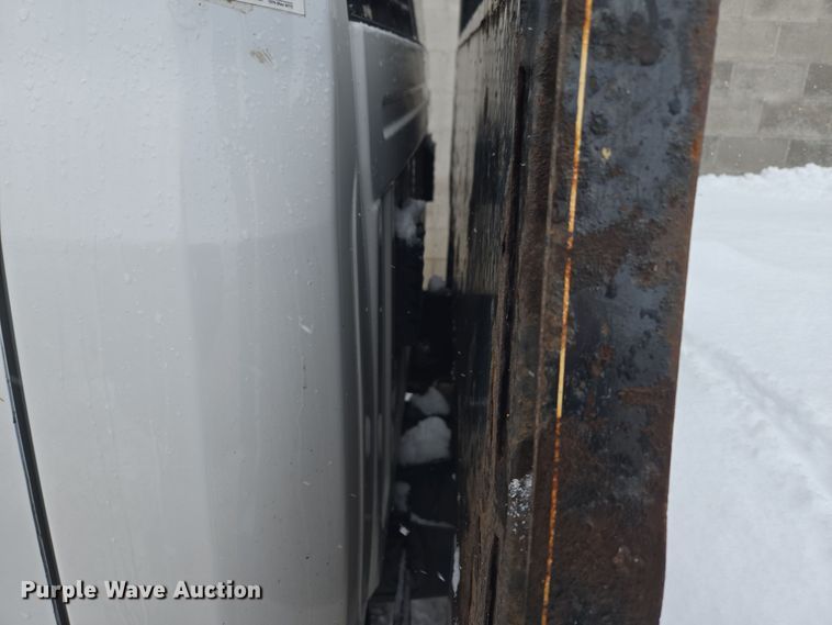 image for item DT7026 2016 Dodge Ram 4500HD flatbed truck