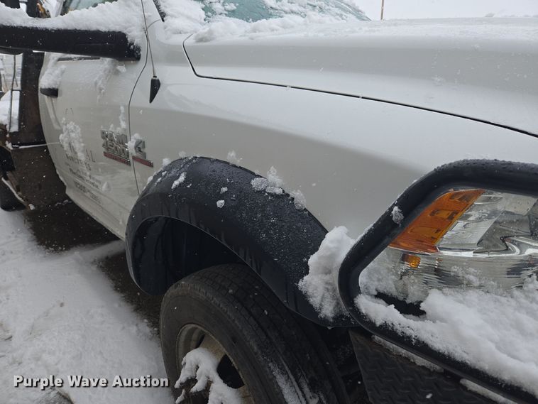 image for item DT7026 2016 Dodge Ram 4500HD flatbed truck