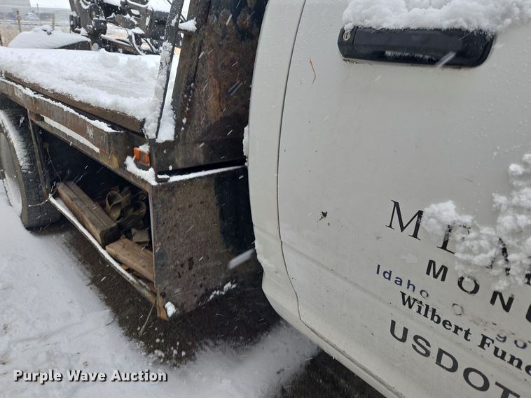 image for item DT7026 2016 Dodge Ram 4500HD flatbed truck