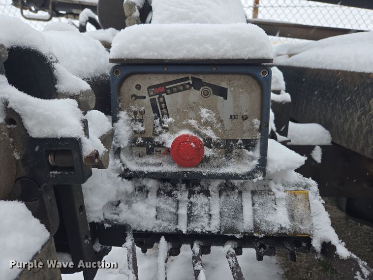 image for item DT7026 2016 Dodge Ram 4500HD flatbed truck