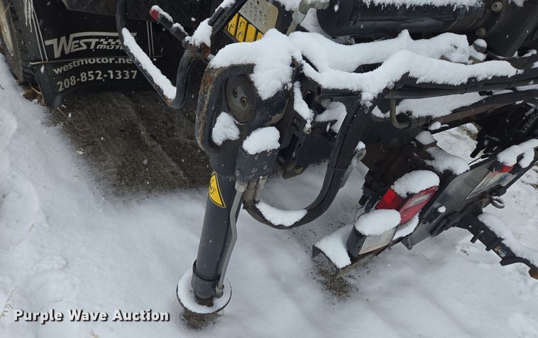 image for item DT7026 2016 Dodge Ram 4500HD flatbed truck