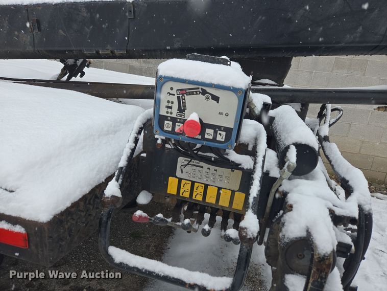 image for item DT7026 2016 Dodge Ram 4500HD flatbed truck