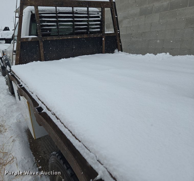 image for item DT7026 2016 Dodge Ram 4500HD flatbed truck