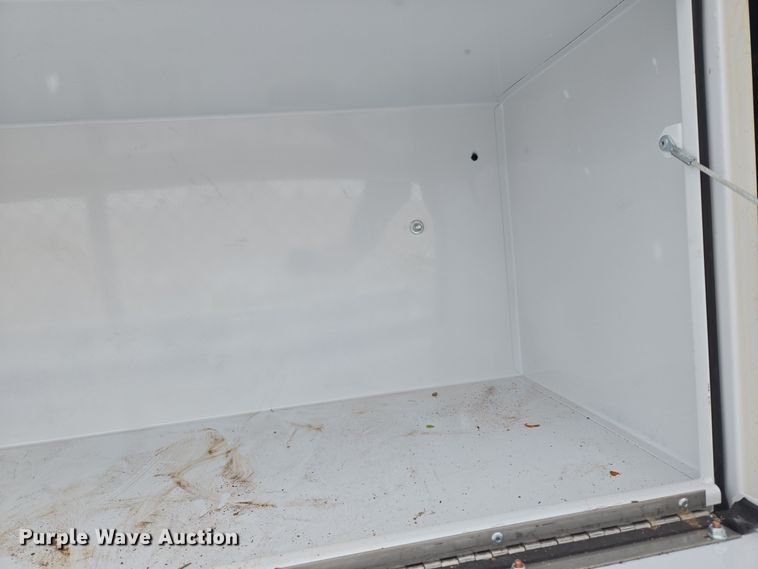 image for item DT7026 2016 Dodge Ram 4500HD flatbed truck