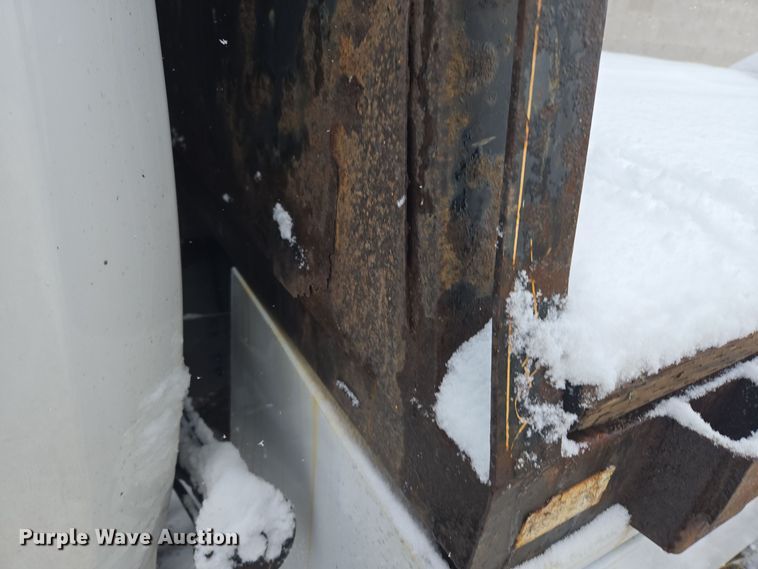 image for item DT7026 2016 Dodge Ram 4500HD flatbed truck