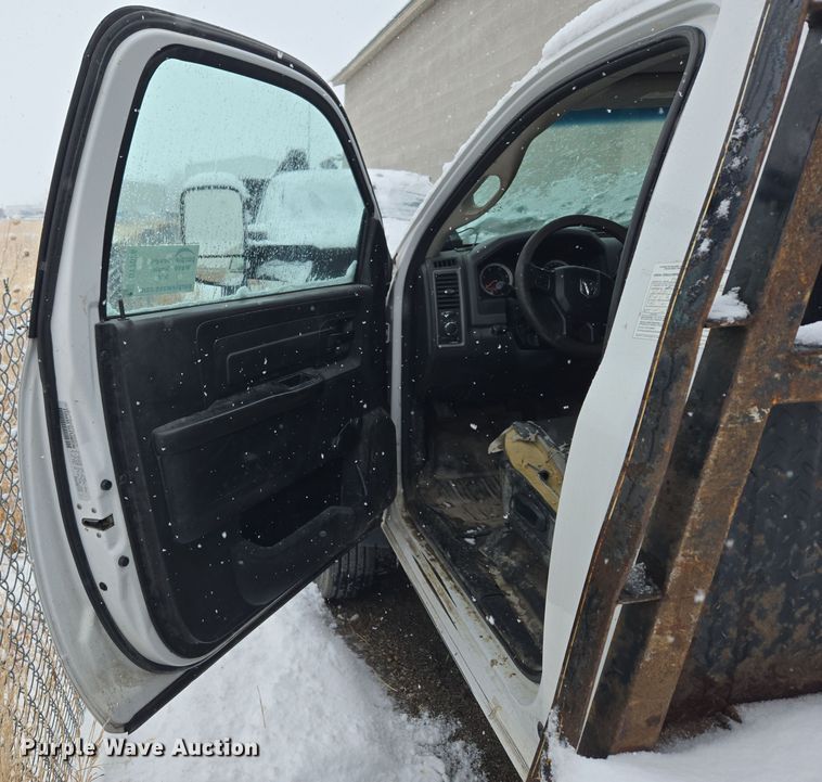 image for item DT7026 2016 Dodge Ram 4500HD flatbed truck