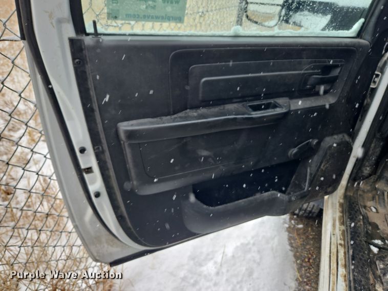 image for item DT7026 2016 Dodge Ram 4500HD flatbed truck