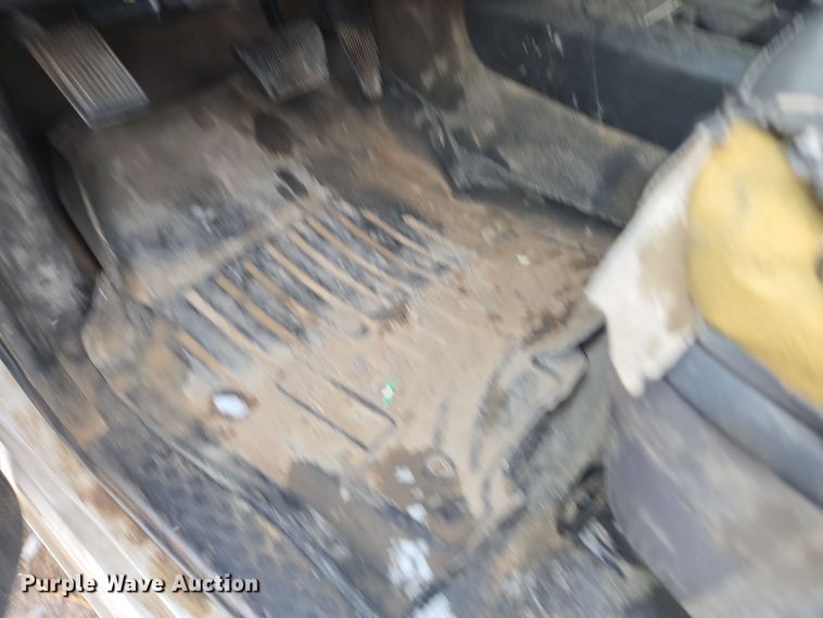 image for item DT7026 2016 Dodge Ram 4500HD flatbed truck