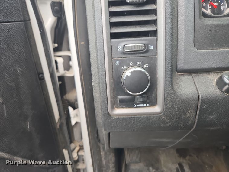 image for item DT7026 2016 Dodge Ram 4500HD flatbed truck